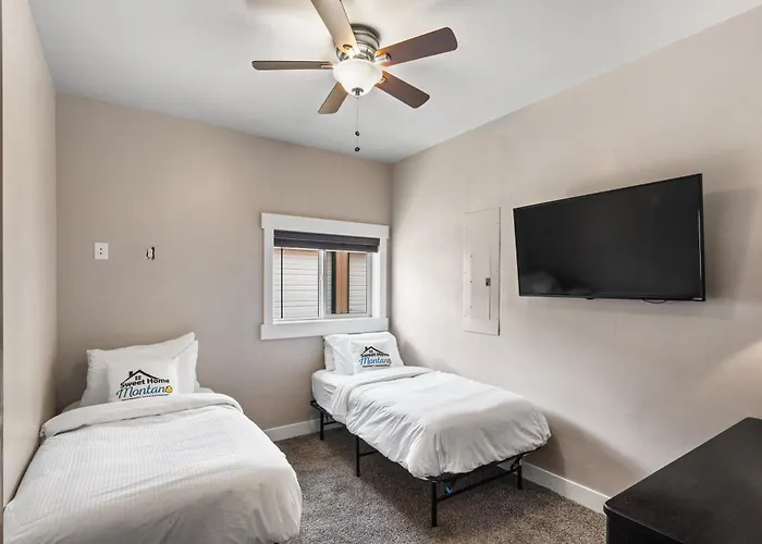 The Yellowstone Hideaway Unit C