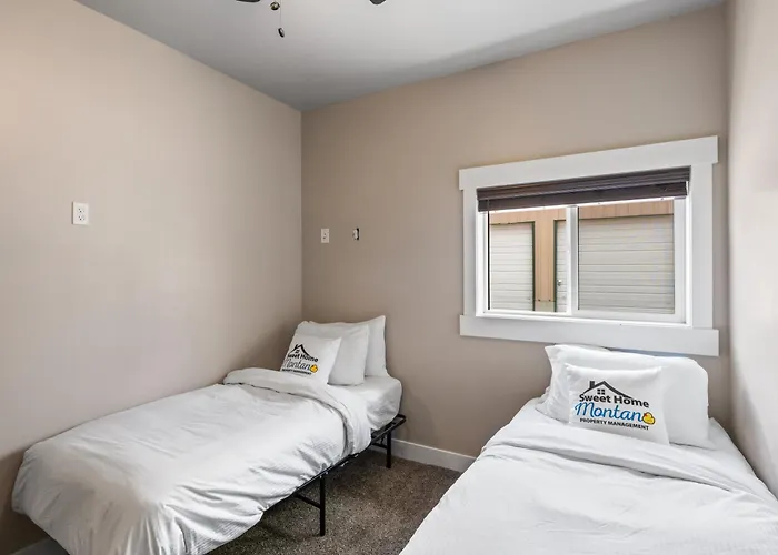 The Yellowstone Hideaway Unit C